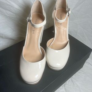 Madden Girl Unaa Sandal, Bone